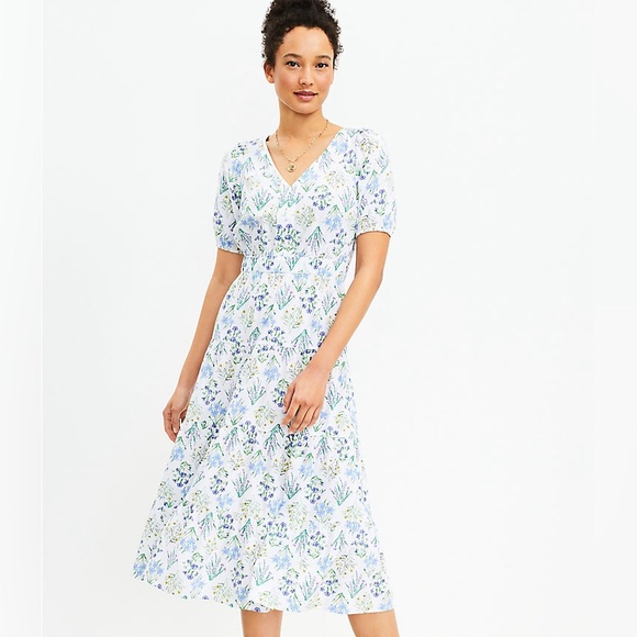 🆕🌼🌺🌸NWT Bouquet Cutout Back Tiered Midi Dress Floral - Picture 1 of 12